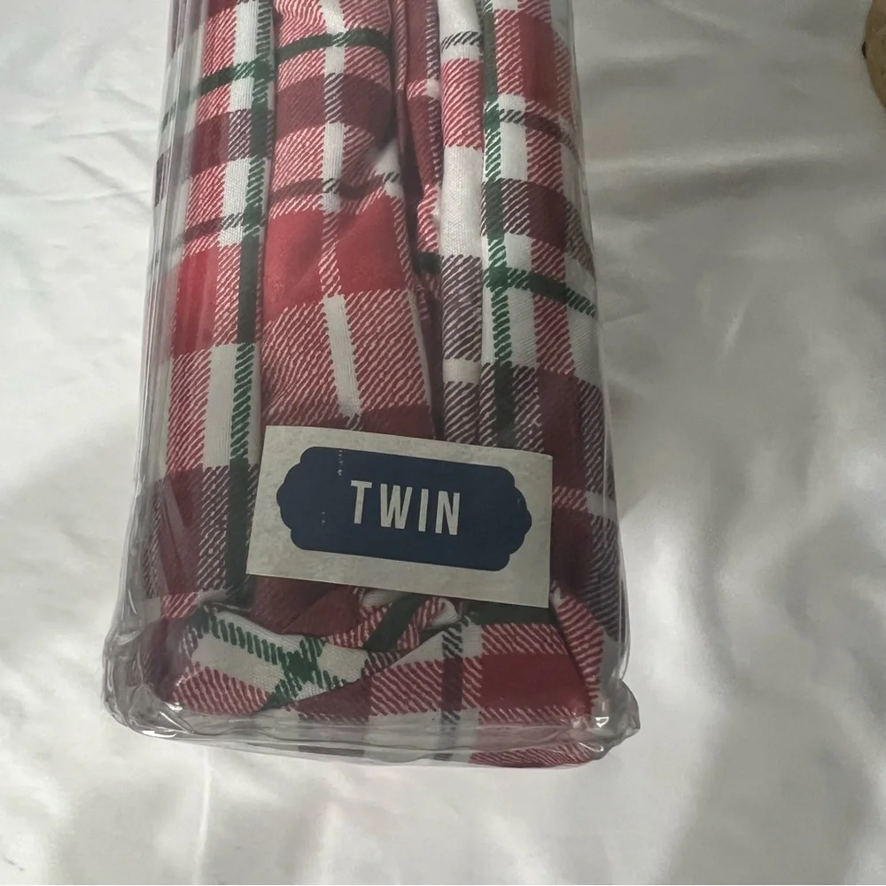 Sweet Home 3 Piece Soft Microfiber Red, Green & White Twin Sheet Set